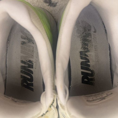 Nike athletic shoes used, size 40.5, white