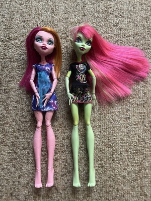 Original Monster High dolls set or separate