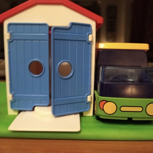 Playmobil garage with truck like new with all accessories
