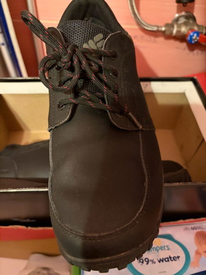 Columbia Trail low shoes used, size 44, black