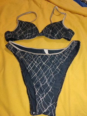Swimsuit set used in good condition