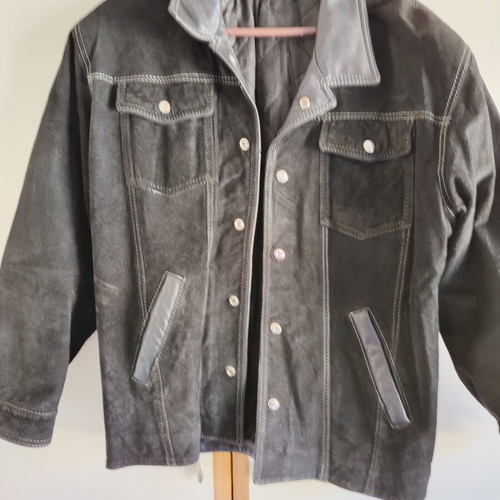 Black leather jacket No L, lightly worn