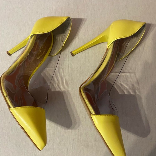 Dexim yellow stiletto pumps like new with PVC transparency, 10 cm heel