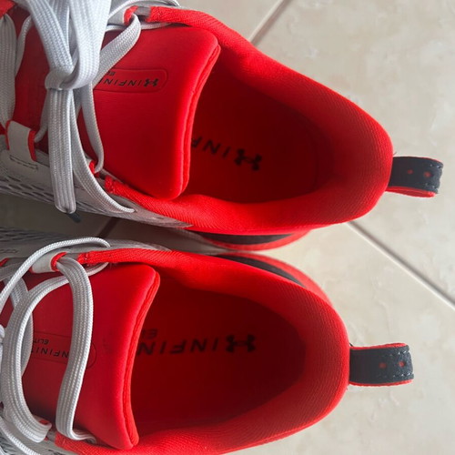 Under Armour Infinite Elite 2 athletic shoes like new, gray and red, size 41