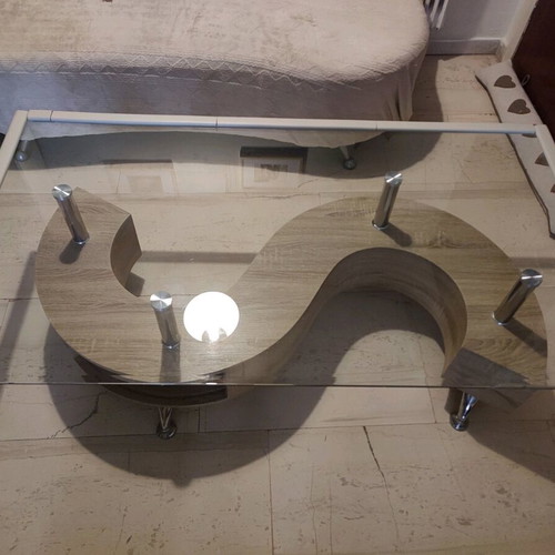 Sigma coffee table like new with glass top and wooden base