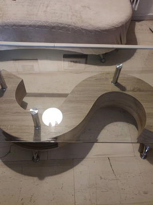 Sigma coffee table like new with glass top and wooden base