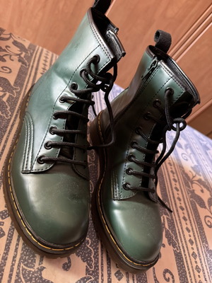Green leather ankle boots like new, size 38