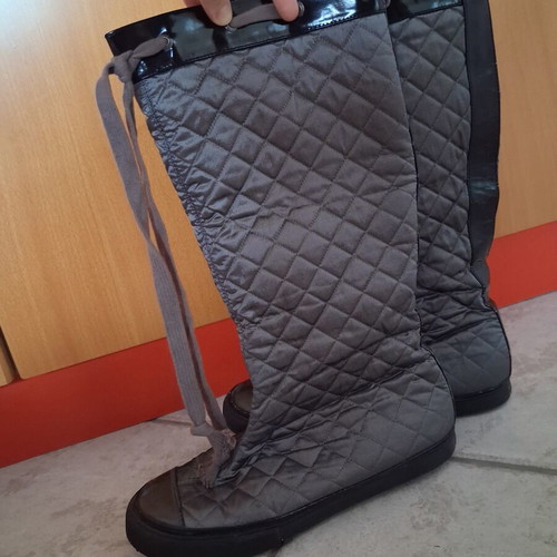 DKNY quilted boots used, size 38.5, gray