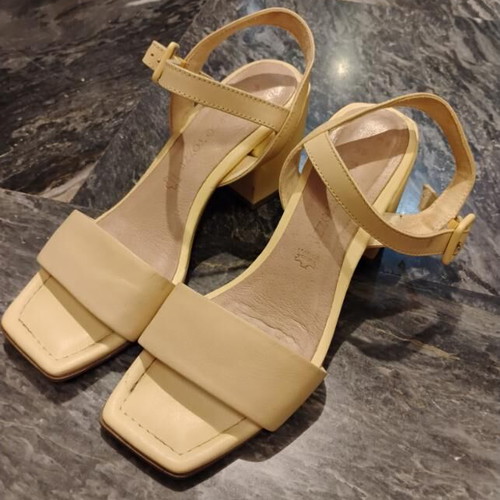 Marco Tozzi yellow sandals with thick 7 cm heel size 38 like new
