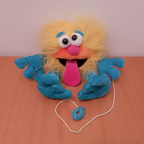 Cookies Monster λούτρινο vintage 80's σαν καινούργιο, κρεμαστό 30 εκ, κίτρινο & μπλέ