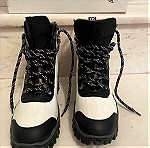  #ΠΡΟΣΦΟΡΑ#  Moncler άσπρο μαύρα παπούτσια μποτάκια με κορδόνια νούμερο 38
