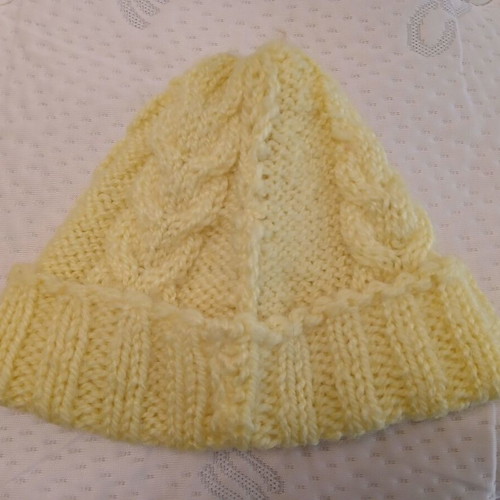 Knitted handmade hat new, yellow