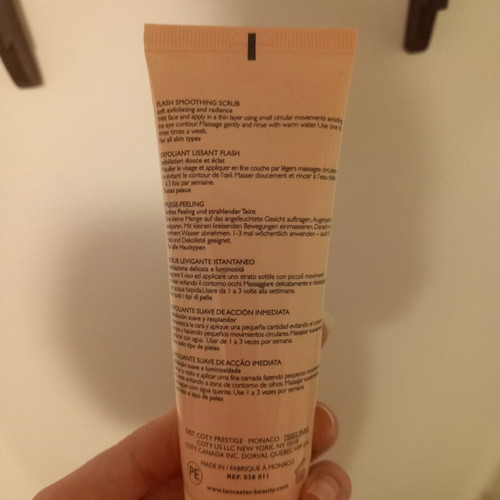 Face scrub Lancaster new, flash smoothing formula