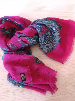 Large scarf 113×116 Italia 100% polyester Franco Laurenti like new
