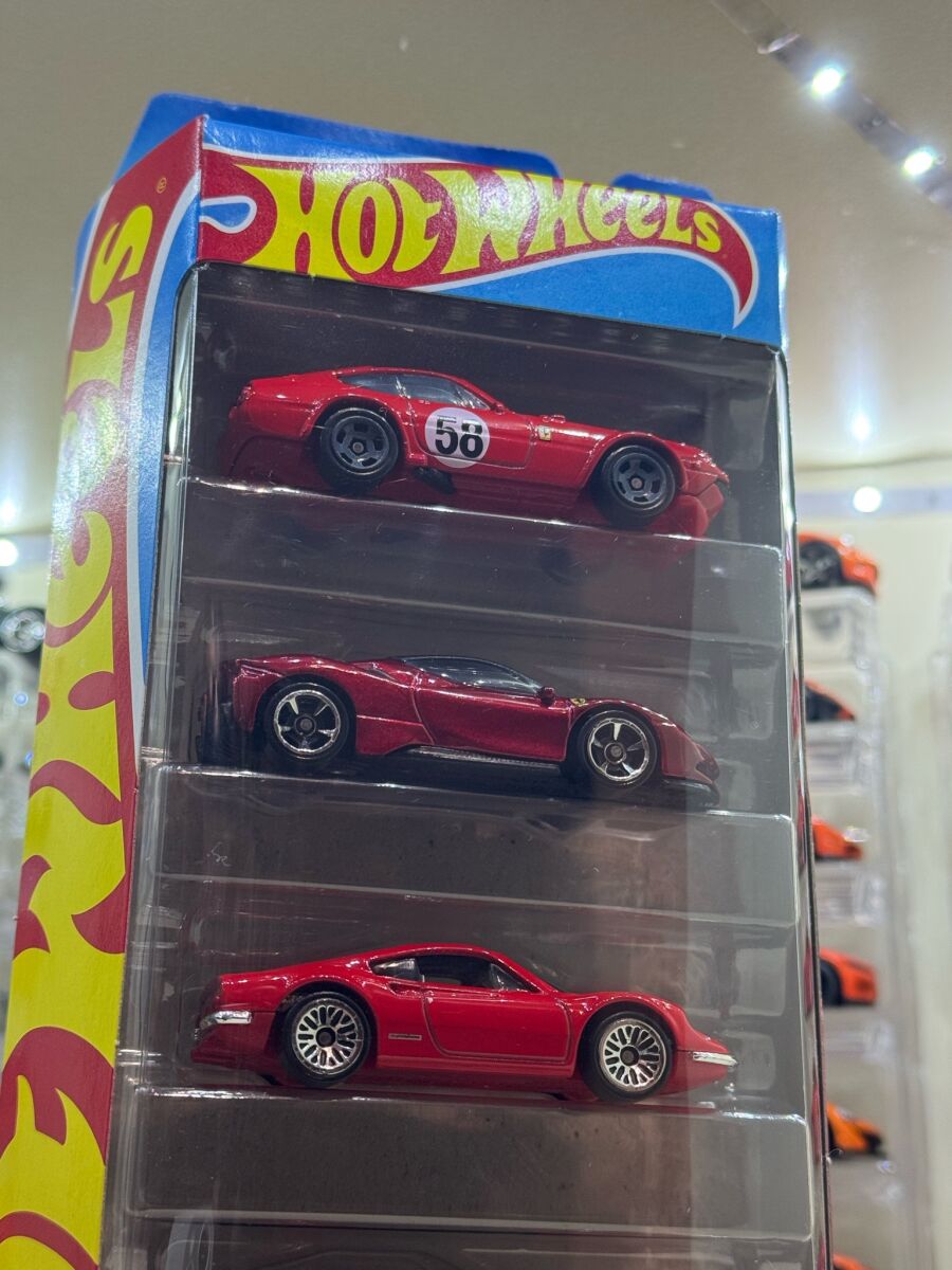Hot Wheels Ferrari 5-Pack gift set new,… - € 17,99 - Vendora.cy