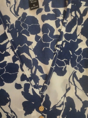 Blouse XL used, white and blue