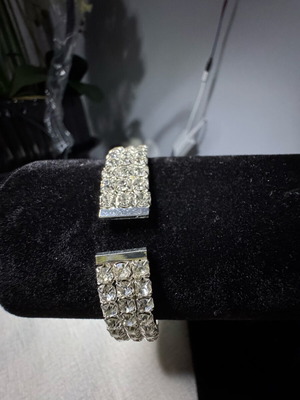 Bracelet with 3 rows of stones adjustable silver new