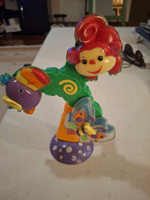Fisher-Price βρεφικό παιχνίδι δραστηριοτήτων με βεντούζα