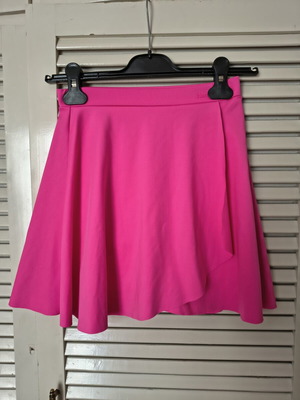 Skirt with Built-In Shorts Hermosa Beach Zara used, pink, age 13-14