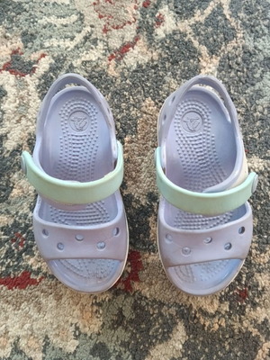 Crocs kids sandals size 7 used, multicolor