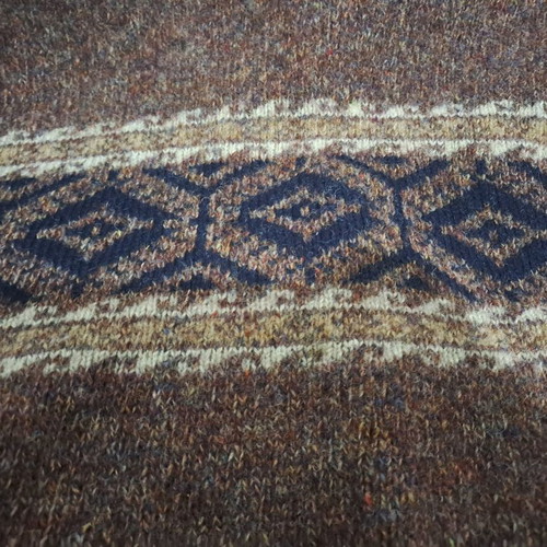 Fair Isle knit men's pullover with gift hat, like new, size M-L, brown