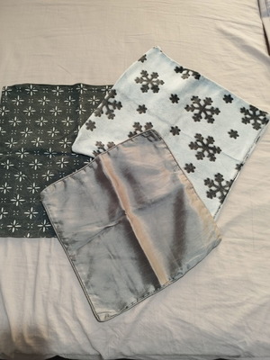 Christmas pillow covers set of 3, like new, sofa cushions