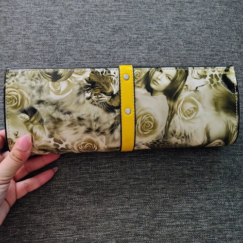 Clutch bag with chain strap, black and yellow