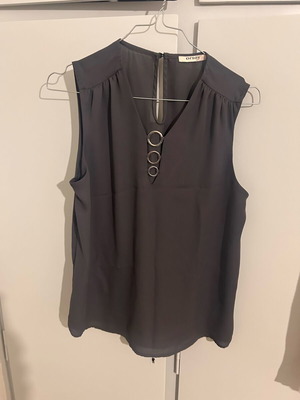 Топ с секси кръгове S/M като нов, сив