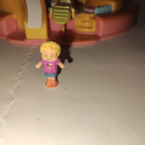 Polly Pocket set of 3 with 1 figure like new