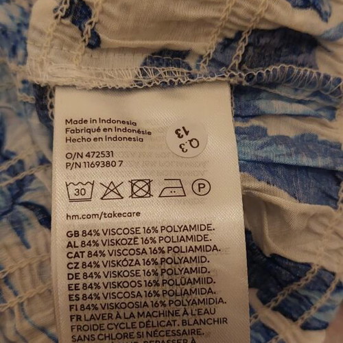 H&M Cropped Off Shoulder Top new, floral, medium, blue shades