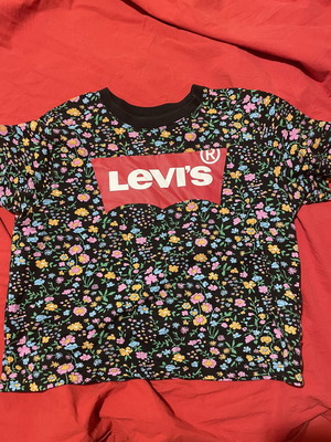 Levi's top used, genuine