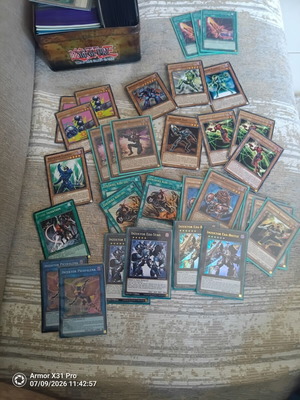 Inzektor Core Yu-Gi-Oh Deck Like New, 33 Cards