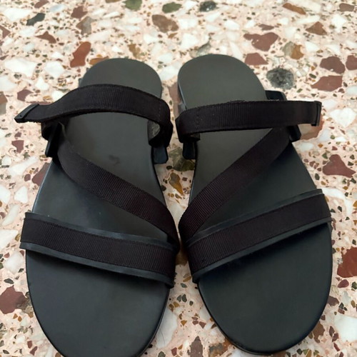 Zara men's sandals black like new, size 43