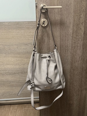 Michael Kors γκρι τσάντα bucket, σαν καινούργιο