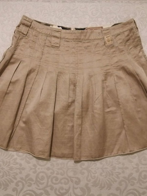 Mini skirt Guru size medium, silk and cotton, like new condition