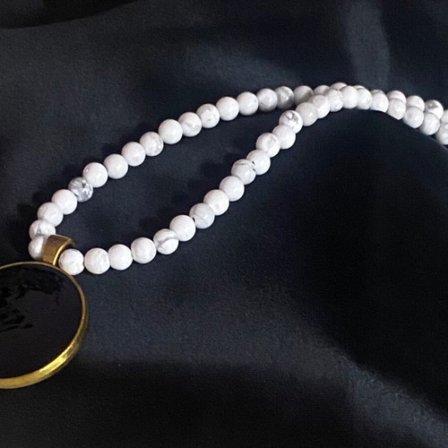 Necklace new handmade with haolite semi-precious stones and antique-style motif