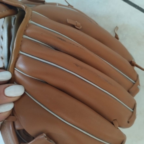 Baseball glove for right-handed player, synthetic leather