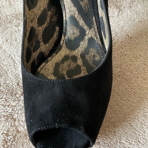 Dolce & Gabbana Suede Leather Heels Like New, Size 39, Black
