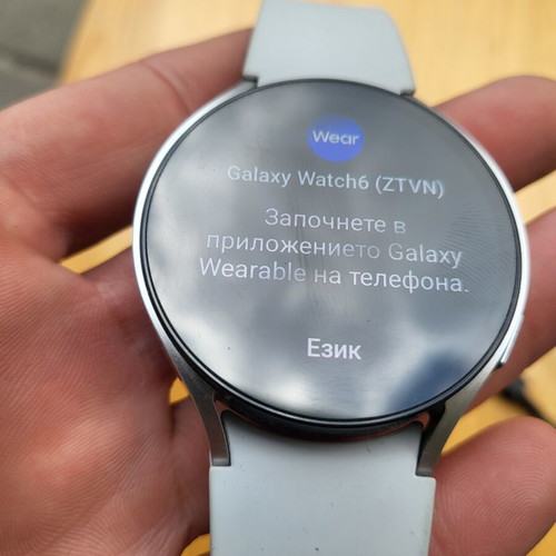 Samsung Galaxy Watch 6 like new smart watch with AMOLED display