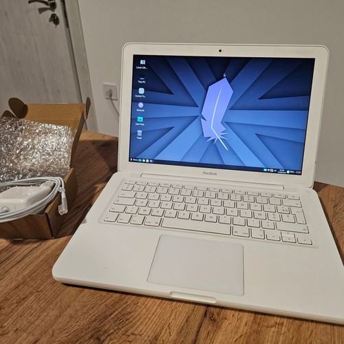 Apple MacBook 13" A1342 late 2009 Core 2 Duo 8GB RAM 128GB SSD