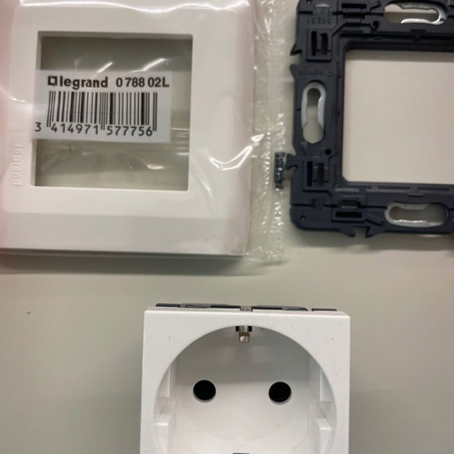 Legrand Mosaic Schuko Single Socket Installation Set 8 Pieces new