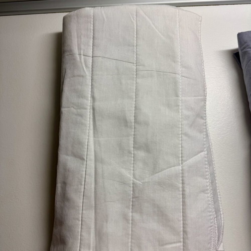 Mattress protector single size like new from Ikea 90cm x 200cm