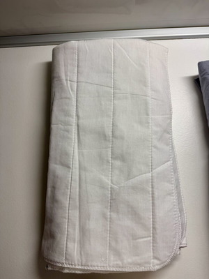 Mattress protector single size like new from Ikea 90cm x 200cm