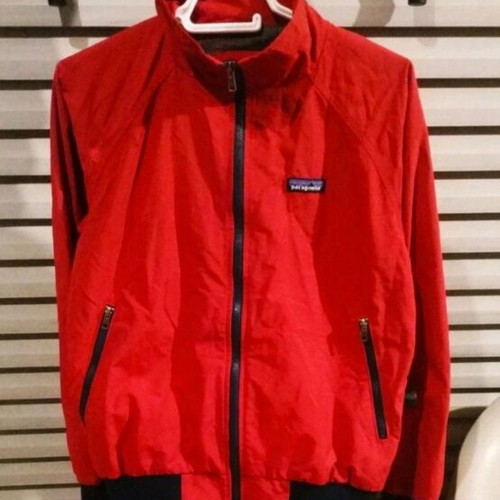 Patagonia men's windbreaker like new, small, red