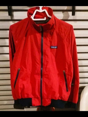 Patagonia men's windbreaker like new, small, red