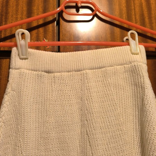 Winter skirt like new, size M, cream