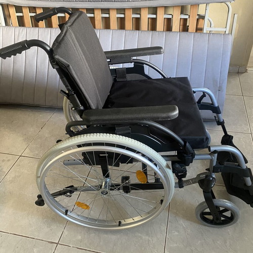Breezy BasiX2 electric wheelchair by Sunrise Medical