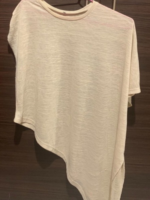 Ασύμμετρη μπλούζα Pink Woman μεταχειρισμένη, μπεζ, one size