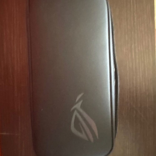 Asus ROG Ally Extreme console like new, 500GB, charger and case included