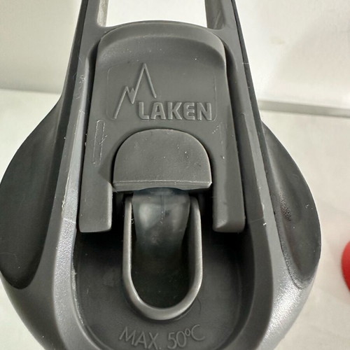 Laken Thermos Bottles 500ml Like New, Set of 2 with Jannu Lid